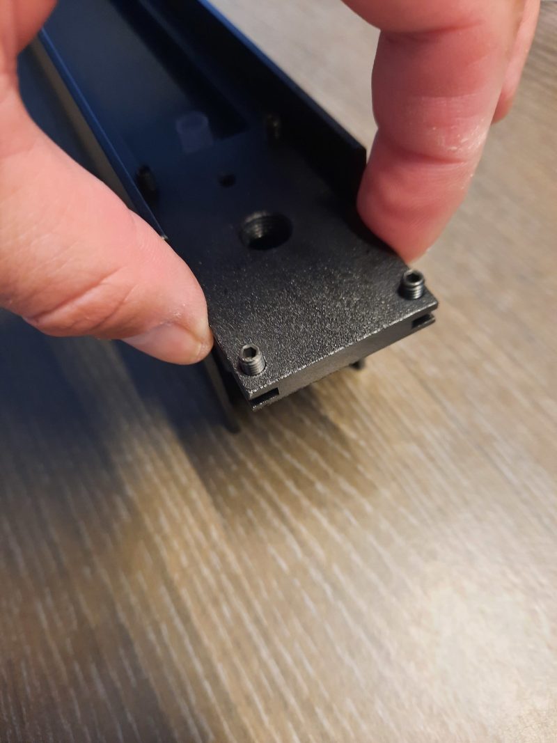Fantasia connector for painted single-phase rail profile