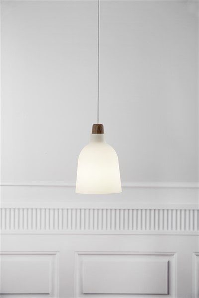 Karma 14 hanglamp wit glas en walnoot E14 conisch 140mm Ø