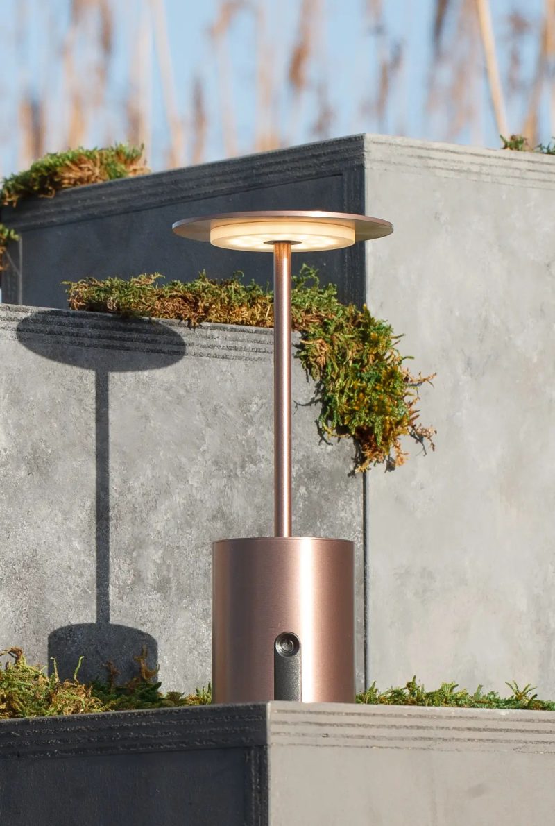 Fantasia POPPY lámpara de mesa LED recargable IP44 cobre